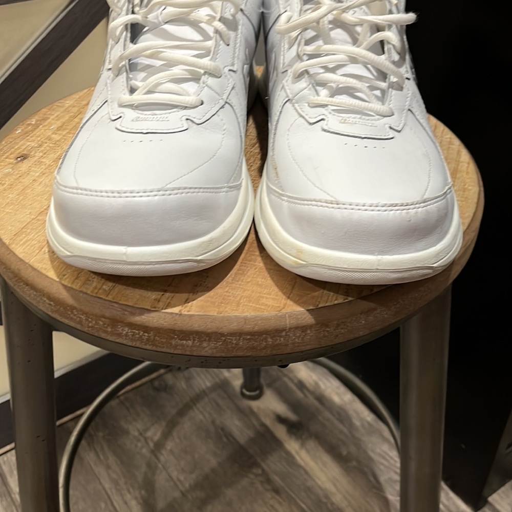 mens white new balance